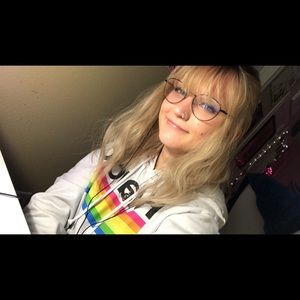 Meet your Posher, Ashley